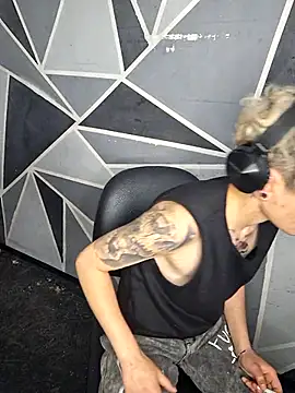 Snapshot of megan_NL chatting on 02.01.26 megan NL online show from 02.01.26