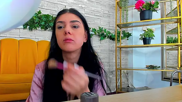 SerennaNoir online show from 12.20.25