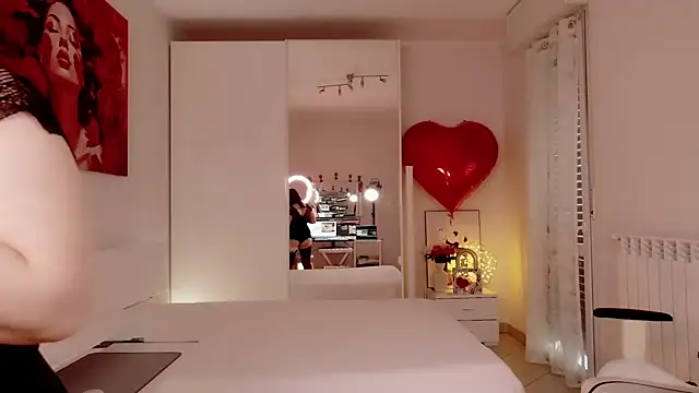 Snapshot of FlirtyFox_ chatting on 02.21.26 FlirtyFox online show from 02.21.26