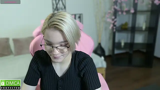 Megan Lora online show from 12.01.25