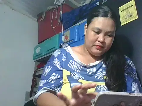 Snapshot of iloveshiritheslut chatting on 11.25.25 iloveshiritheslut online show from 11.25.25