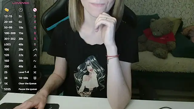 Snapshot of __Katherine___ chatting on 11.24.25 Katherine online show from 11.24.25