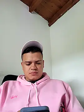 Snapshot of Teo_Vanegass chatting on 11.21.25 Teo Vanegass online show from 11.21.25