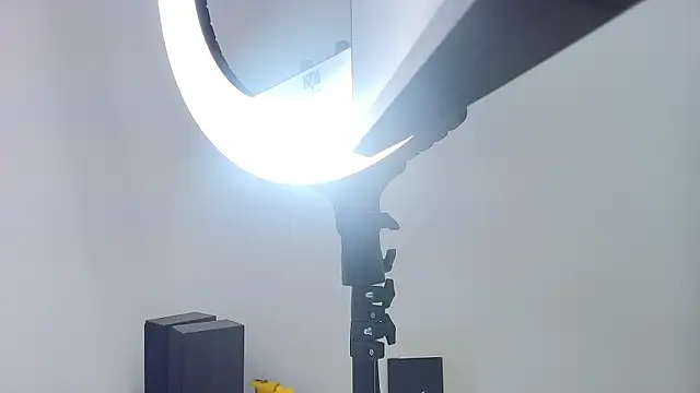 lili jhonson online show from 11.26.25