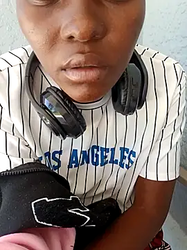 VirginPrincess06 online show from 12.20.25