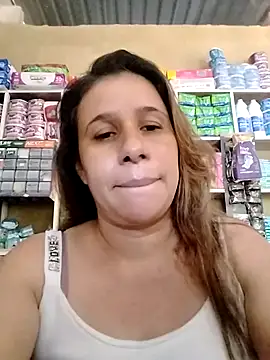 Snapshot of MIA-LARIOS chatting on 04.17.26 MIA-LARIOS online show from 04.17.26