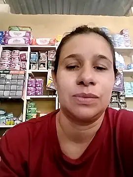 Snapshot of MIA-LARIOS chatting on 04.21.26 MIA-LARIOS online show from 04.21.26