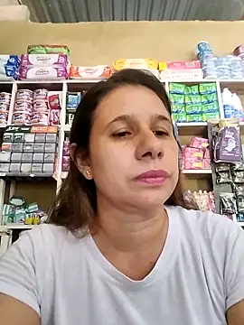 Snapshot of MIA-LARIOS chatting on 04.23.26 MIA-LARIOS online show from 04.23.26