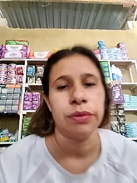 Snapshot of MIA-LARIOS chatting on 04.27.26 MIA-LARIOS online show from 04.27.26
