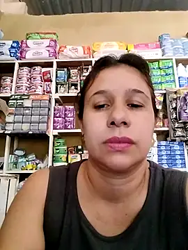 Snapshot of MIA-LARIOS chatting on 05.03.26 MIA-LARIOS online show from 05.03.26