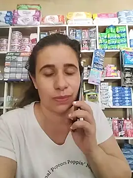 Snapshot of MIA-LARIOS chatting on 05.19.26 MIA-LARIOS online show from 05.19.26
