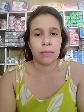 Snapshot of MIA-LARIOS chatting on 05.28.26 MIA-LARIOS online show from 05.28.26
