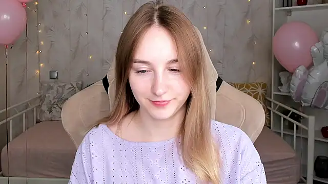 Shy Polly online show from 04.07.26