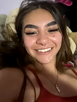 Yunaraa online show from 11.26.25