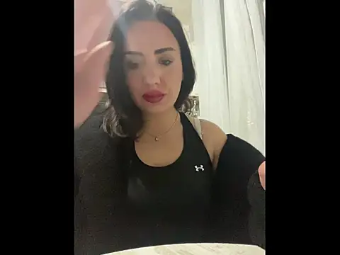 Snapshot of ____Eva____ chatting on 11.22.25 Eva online show from 11.22.25