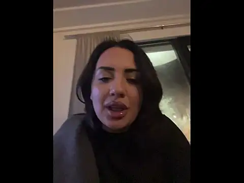 Snapshot of ____Eva____ chatting on 11.26.25 Eva online show from 11.26.25