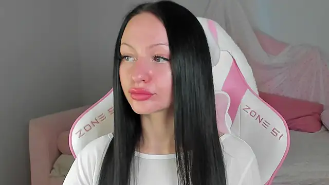 NaomiBlakes online show from 12.04.25