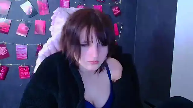 Snapshot of Alice_Wonderme chatting on 01.05.26 Alice Wonderme online show from 01.05.26