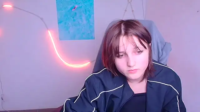 Snapshot of Alice_Wonderme chatting on 01.12.26 Alice Wonderme online show from 01.12.26