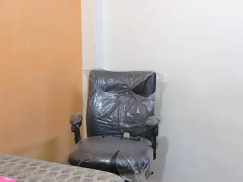 Honey Baby1 online show from 04.15.26