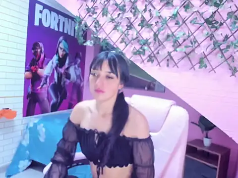 Snapshot of maiaratutti303av chatting on 11.21.25 maiaratutti303av online show from 11.21.25