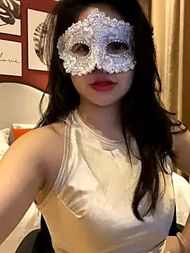 Queen-of-Love online show from 12.04.25