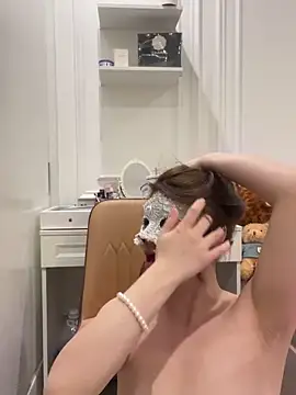 Queen-of-Love online show from 03.04.26