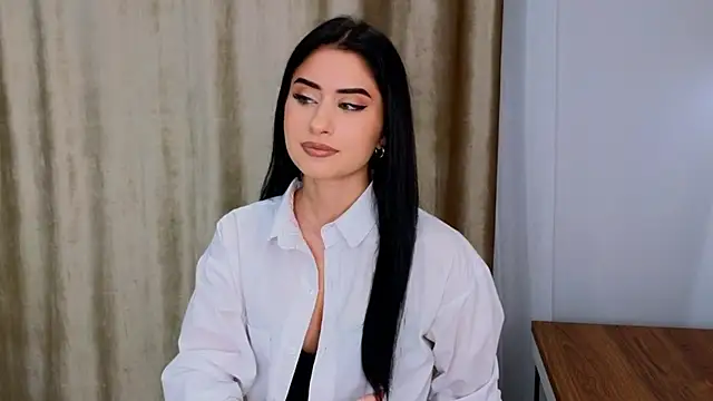 Snapshot of OzieGehred chatting on 11.29.25 OzieGehred online show from 11.29.25