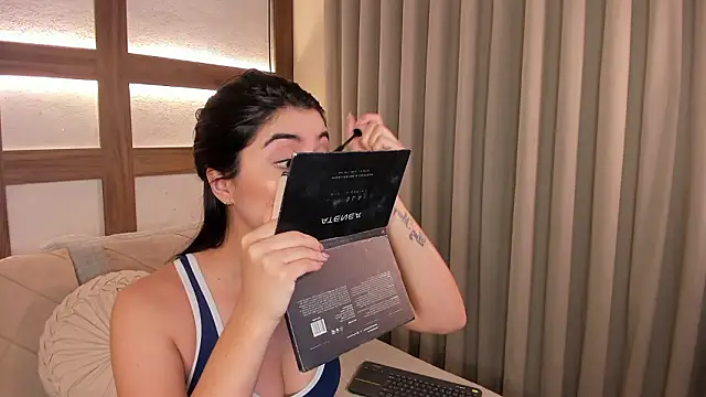 Snapshot of SarhaVega chatting on 02.23.26 SarhaVega online show from 02.23.26