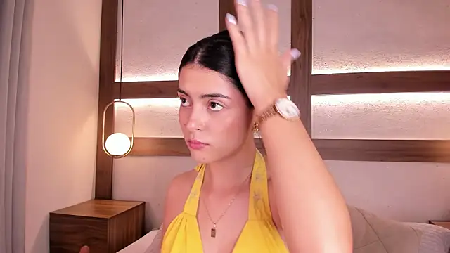 Snapshot of SarhaVega chatting on 06.17.26 SarhaVega online show from 06.17.26