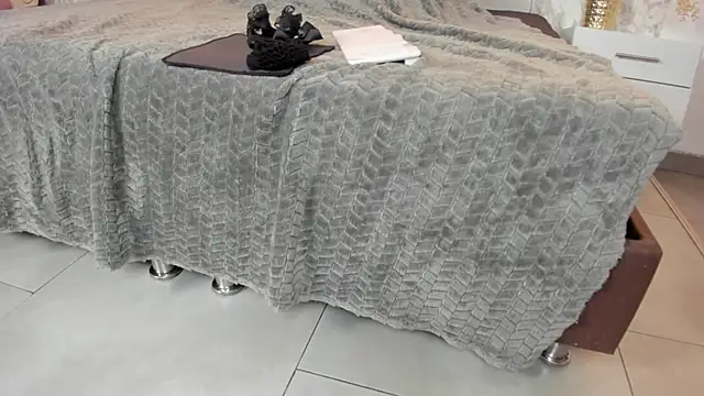 Snapshot of Mysterius_Woman chatting on 02.12.26 Mysterius Woman online show from 02.12.26