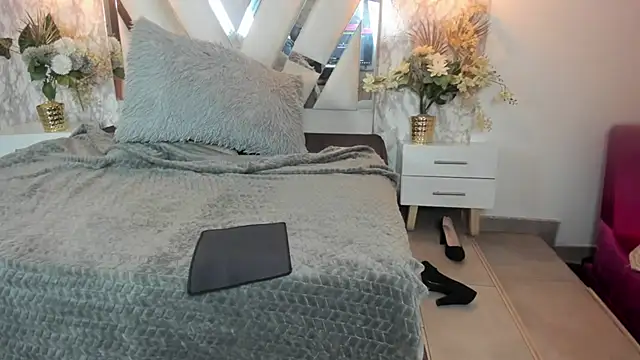 Snapshot of Mysterius_Woman chatting on 02.16.26 Mysterius Woman online show from 02.16.26