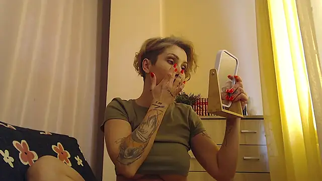 Snapshot of JADAPink___ chatting on 04.15.26 JADAPink online show from 04.15.26