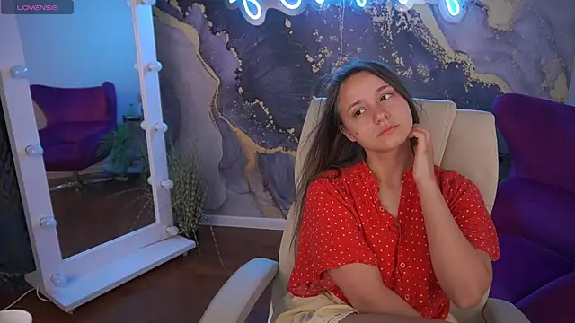 TinyNatalie online show from 07.10.26