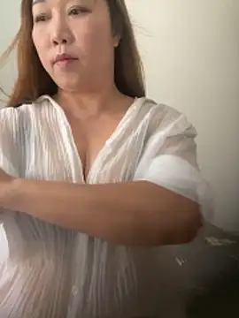 Snapshot of Xiaomili8 chatting on 04.11.26 Xiaomili8 online show from 04.11.26