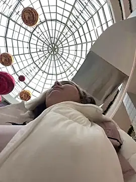 KateBurlesk online show from 12.15.25