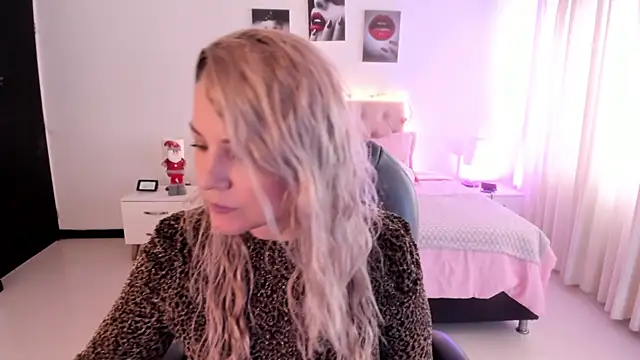 Violeta Hotter online show from 12.15.25