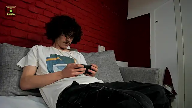 Dilan Wolfe online show from 05.17.26