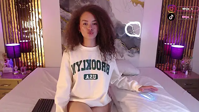 MiticaBrennet  online show from 04.10.26