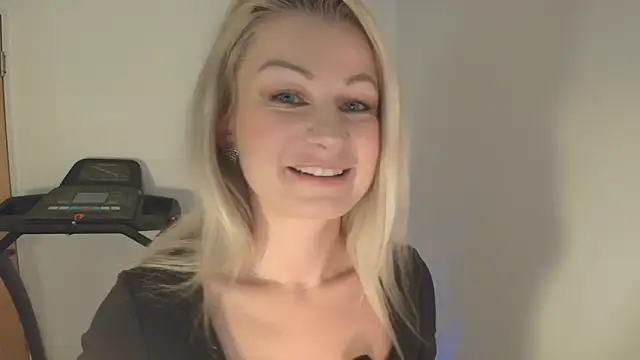 Snapshot of Sweet_Eira chatting on 01.18.26 Sweet Eira online show from 01.18.26