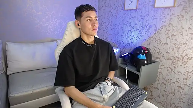 LoganFoster  online show from 12.15.25