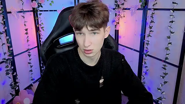 Maxwellchiik online show from 11.30.25