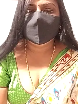 Snapshot of Finleyrose chatting on 12.04.25 Finleyrose online show from 12.04.25