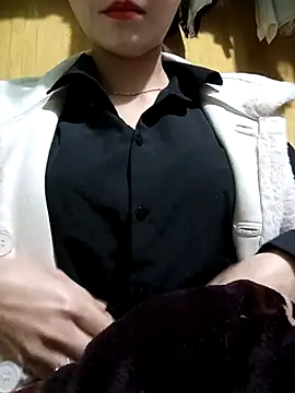 Snapshot of bong-ngo- chatting on 12.01.25 bong-ngo- online show from 12.01.25