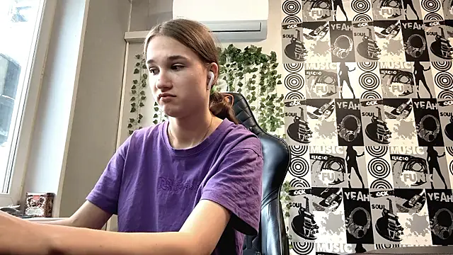 helgicuteness online show from 01.14.26