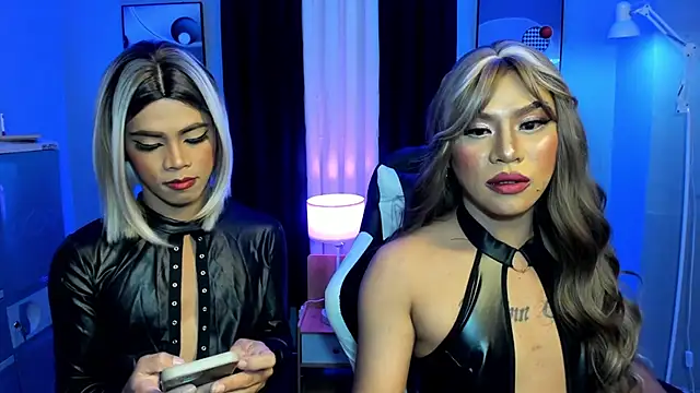 Snapshot of AmaraXJasmine chatting on 11.26.25 AmaraXJasmine online show from 11.26.25