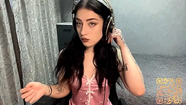 Meowluly online show from 11.26.25