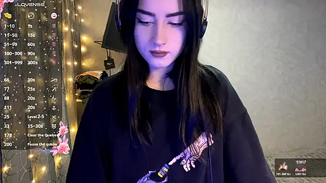 Meowluly online show from 12.22.25