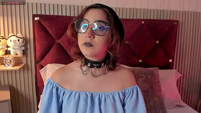 Kiri Velvet online show from 04.20.26