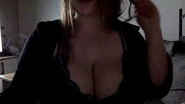 Blue-Coxy online show from 12.15.25